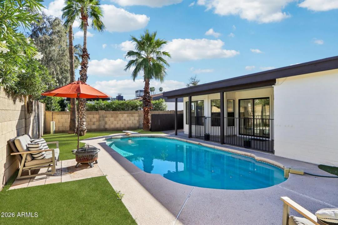 Real Estate Picture 30