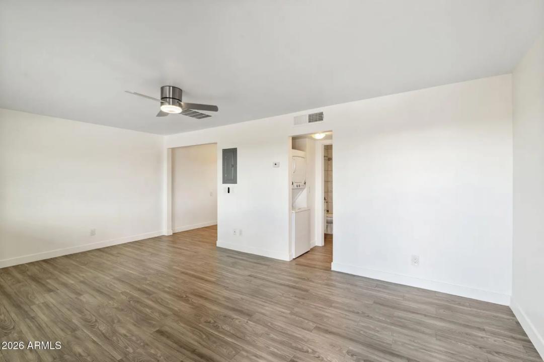 Real Estate Picture 10