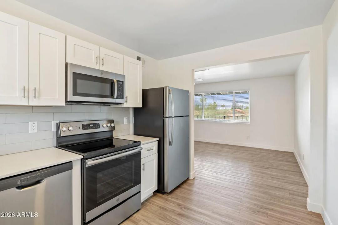 Real Estate Picture 13