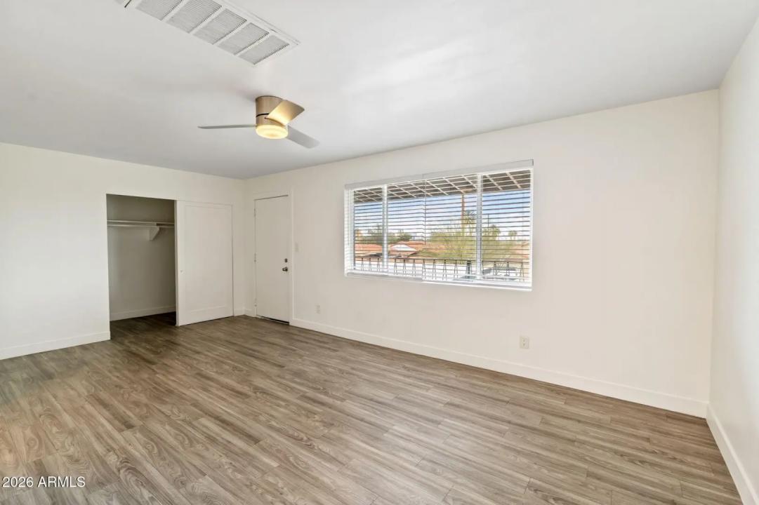 Real Estate Picture 7