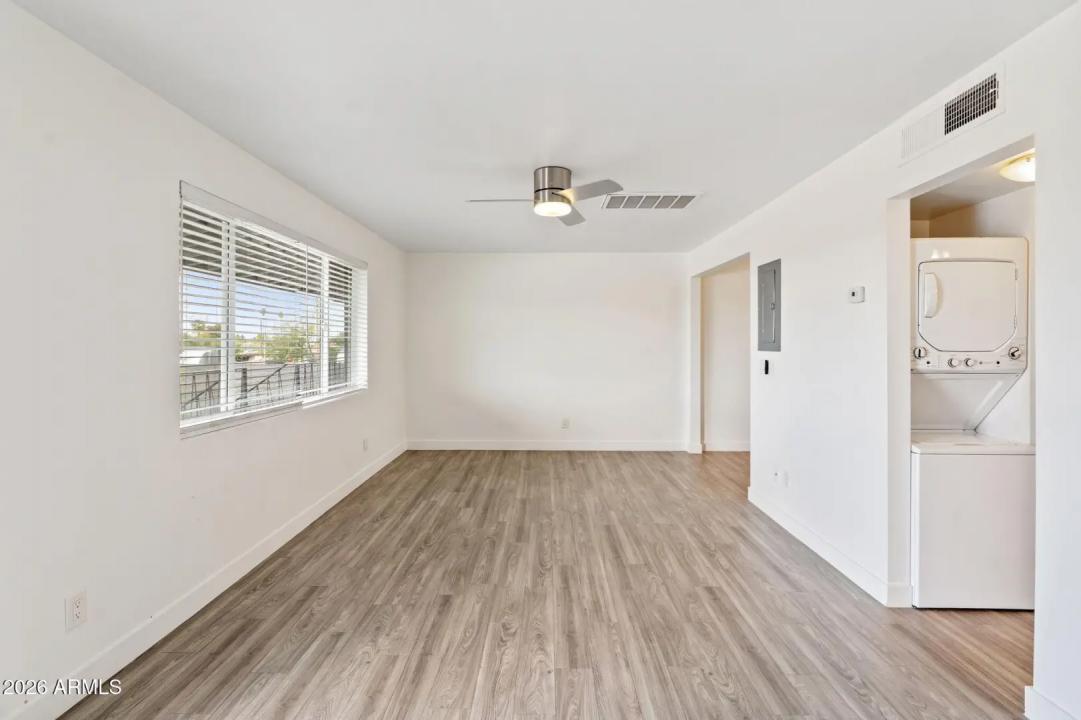 Real Estate Picture 9