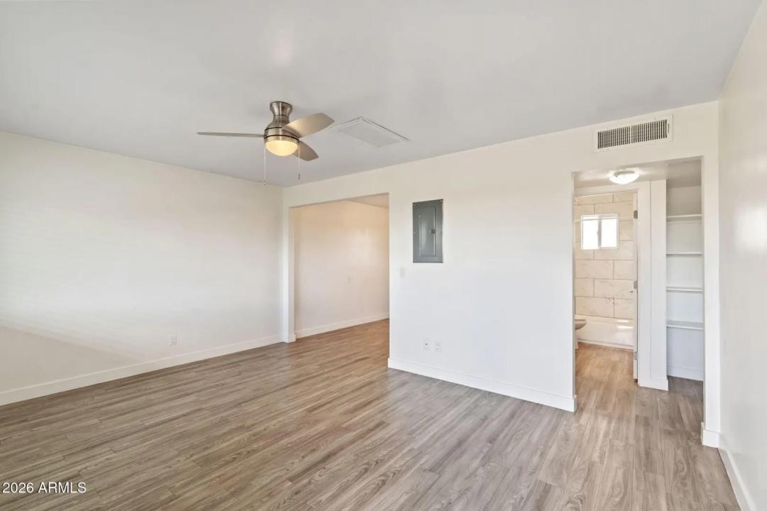 Real Estate Picture 10