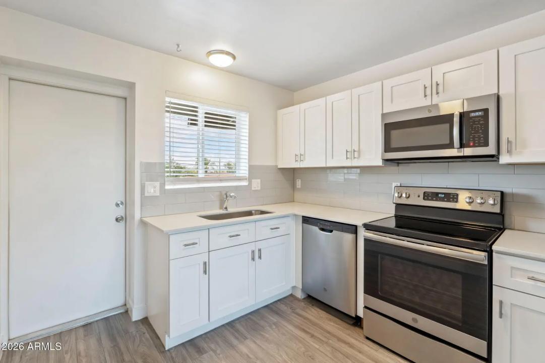 Real Estate Picture 13