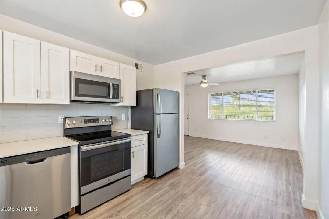 Real Estate Picture 3