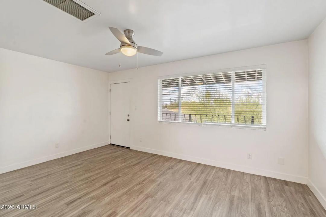 Real Estate Picture 8