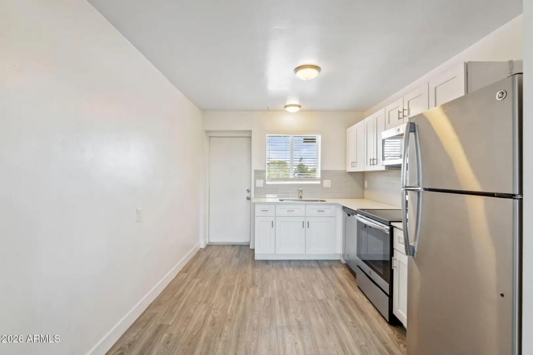 Real Estate Picture 12