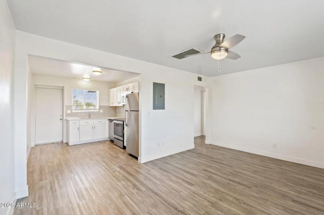 Real Estate Picture 14