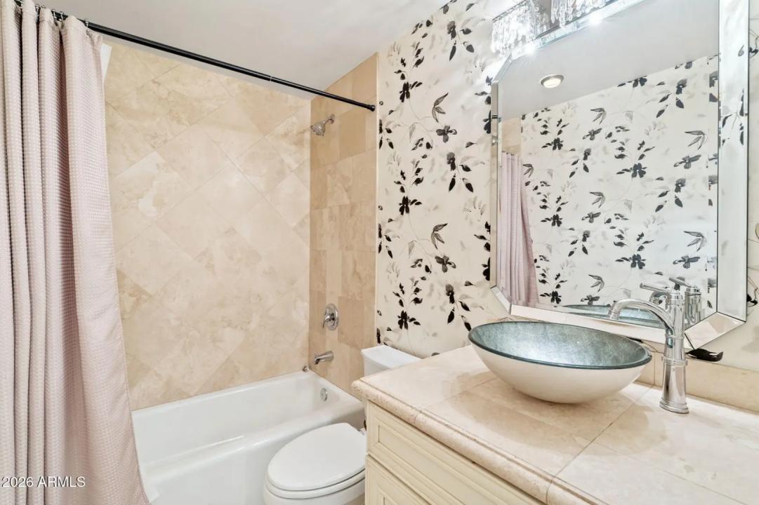 Real Estate Picture 21