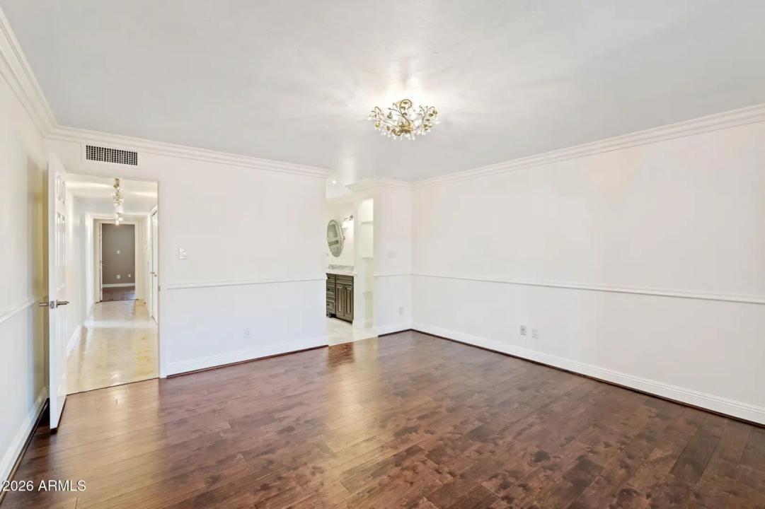 Real Estate Picture 22