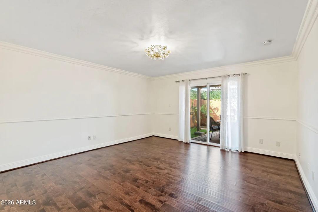 Real Estate Picture 23