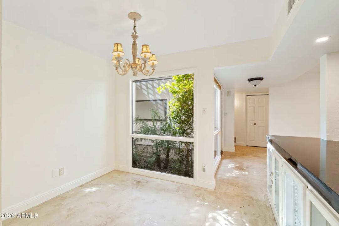 Real Estate Picture 5