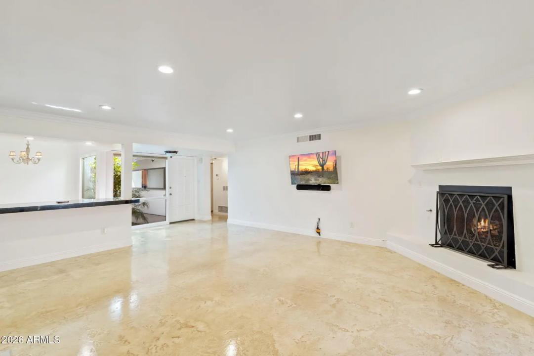 Real Estate Picture 16