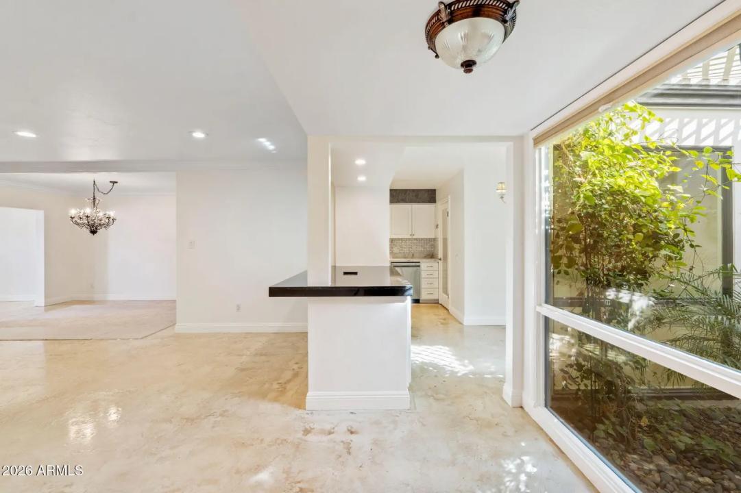 Real Estate Picture 10