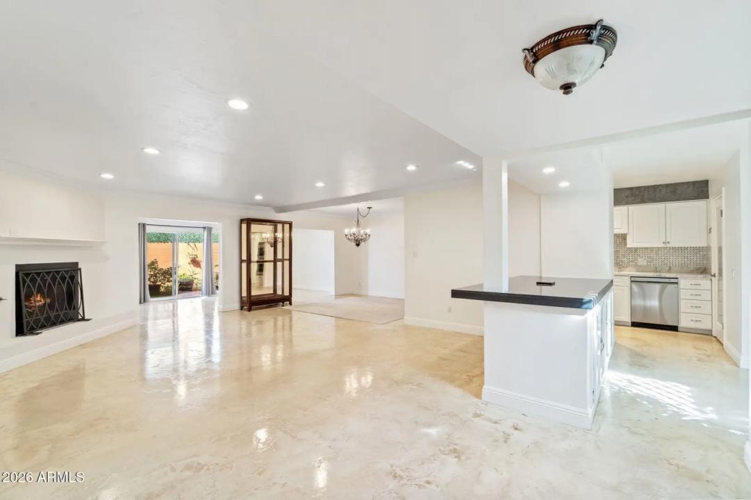 Real Estate Picture 13