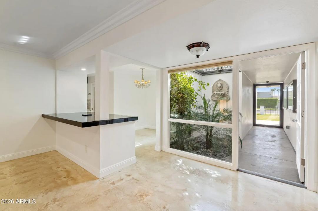 Real Estate Picture 3