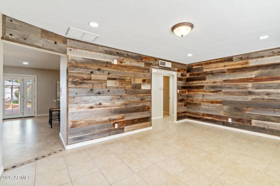 Real Estate Picture 5