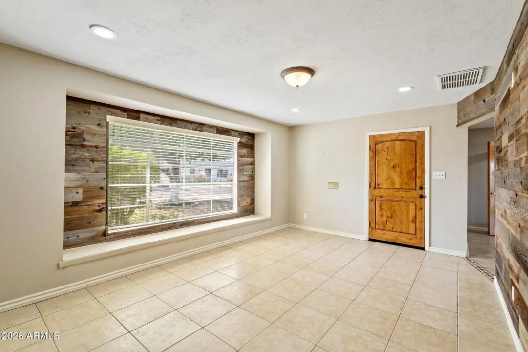 Real Estate Picture 6