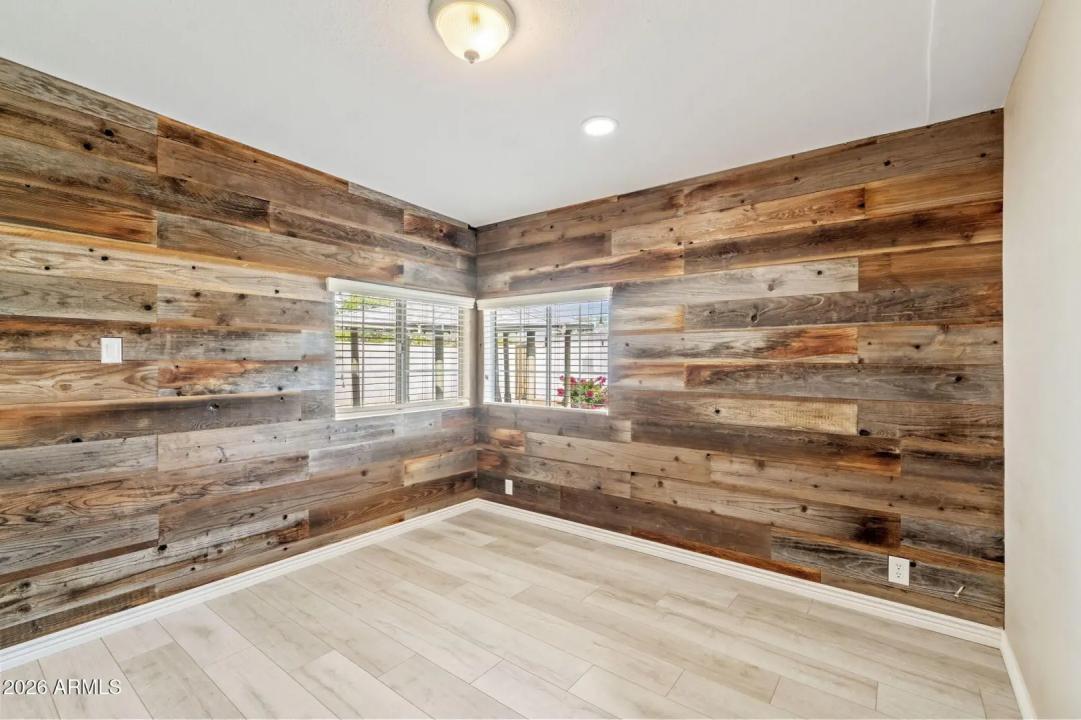 Real Estate Picture 10