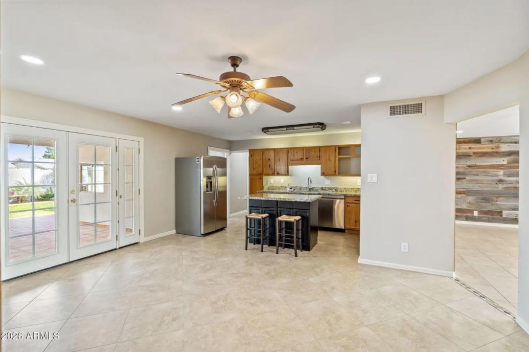 Real Estate Picture 13