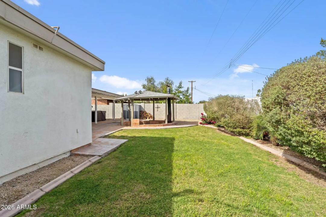 Real Estate Picture 18