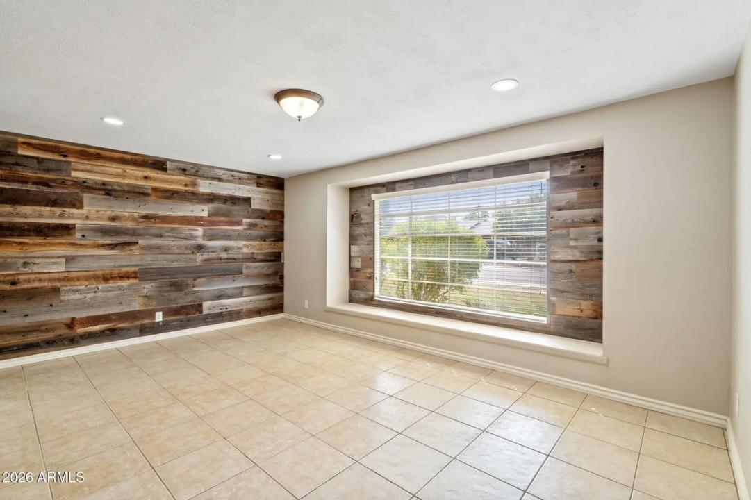 Real Estate Picture 6