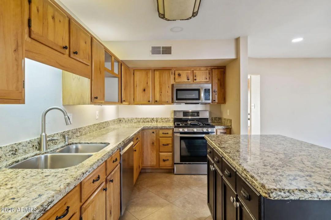 Real Estate Picture 13