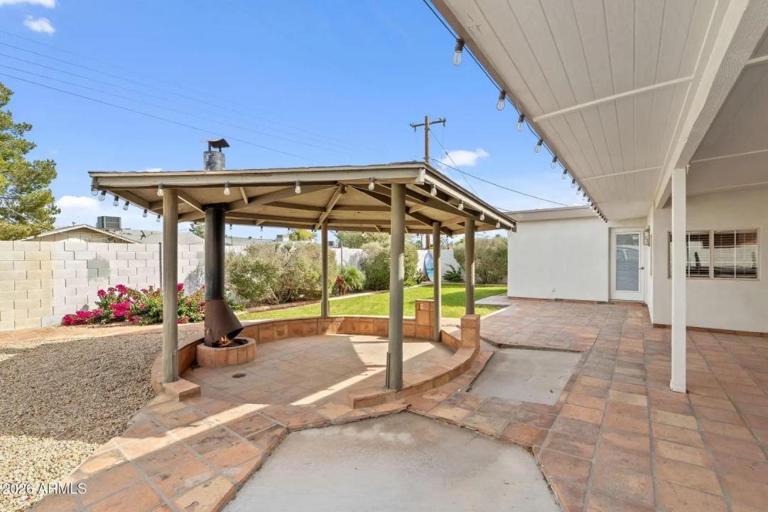 Real Estate Picture 17