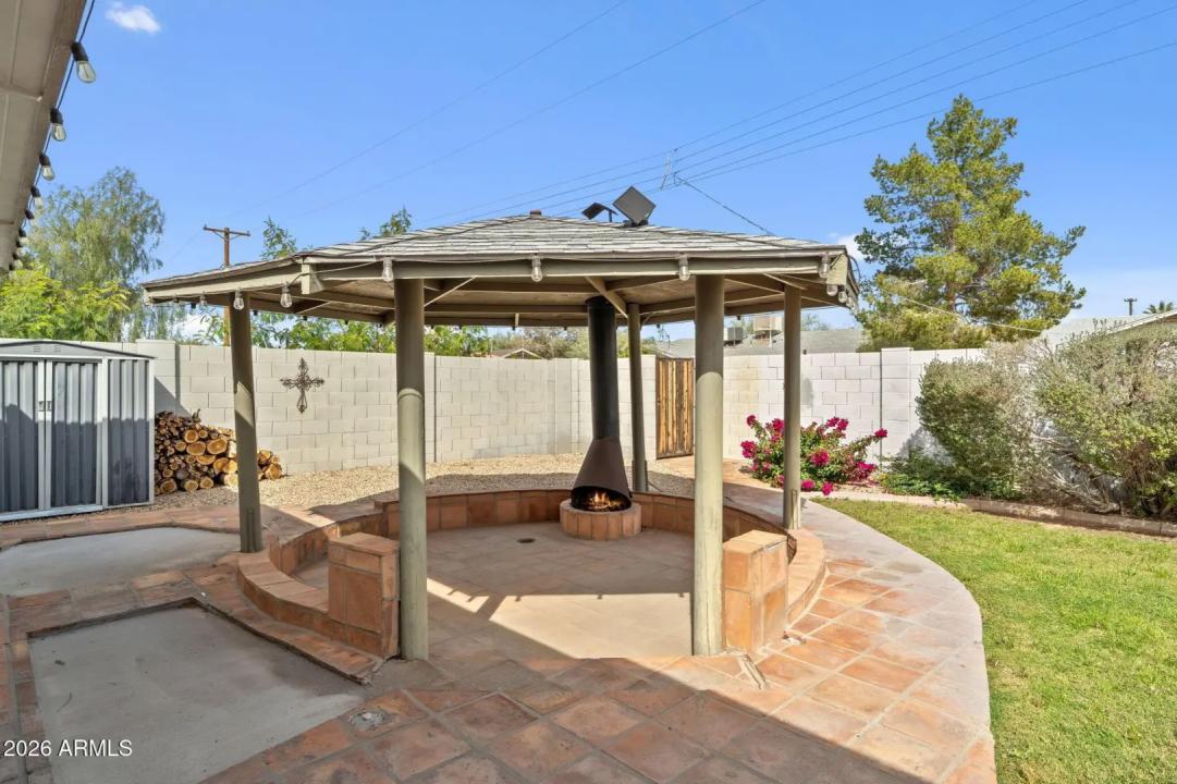 Real Estate Picture 18