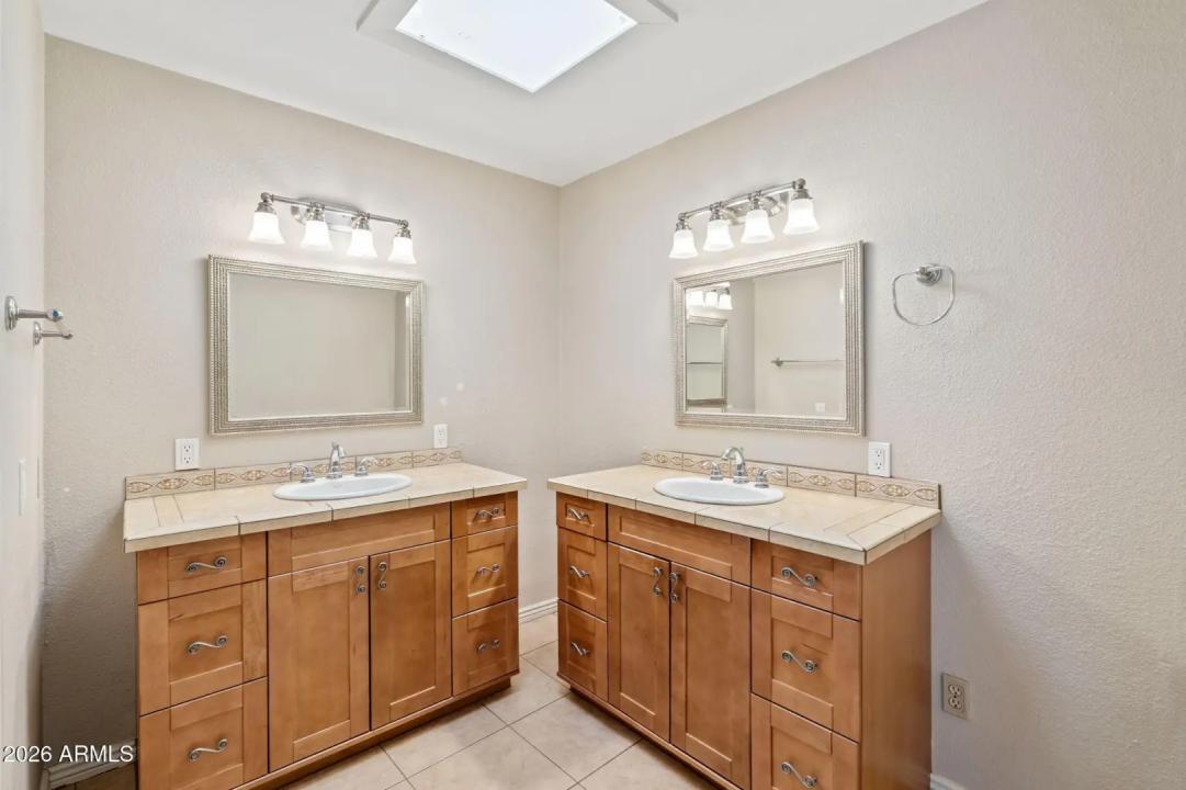 Real Estate Picture 33