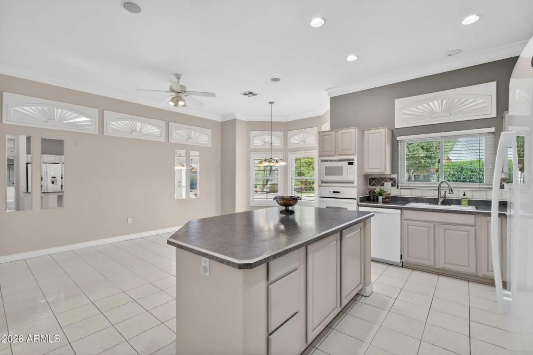 Real Estate Picture 6