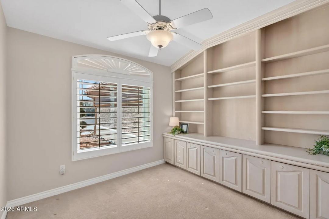 Real Estate Picture 8