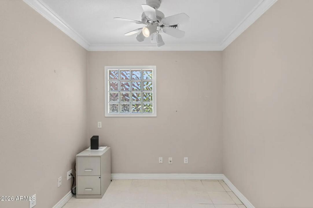 Real Estate Picture 12