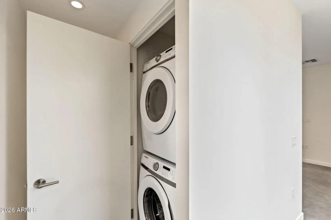 Real Estate Picture 14