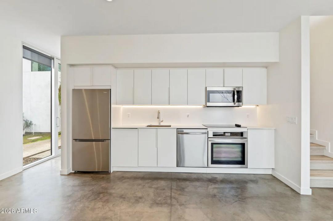 Real Estate Picture 1