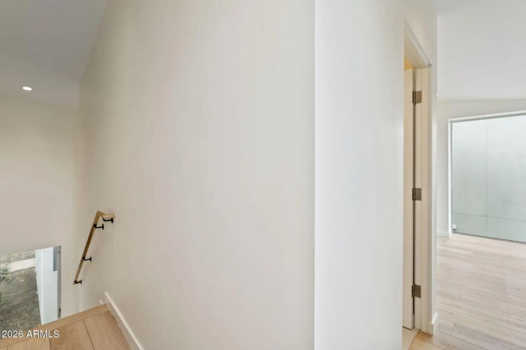 Real Estate Picture 16