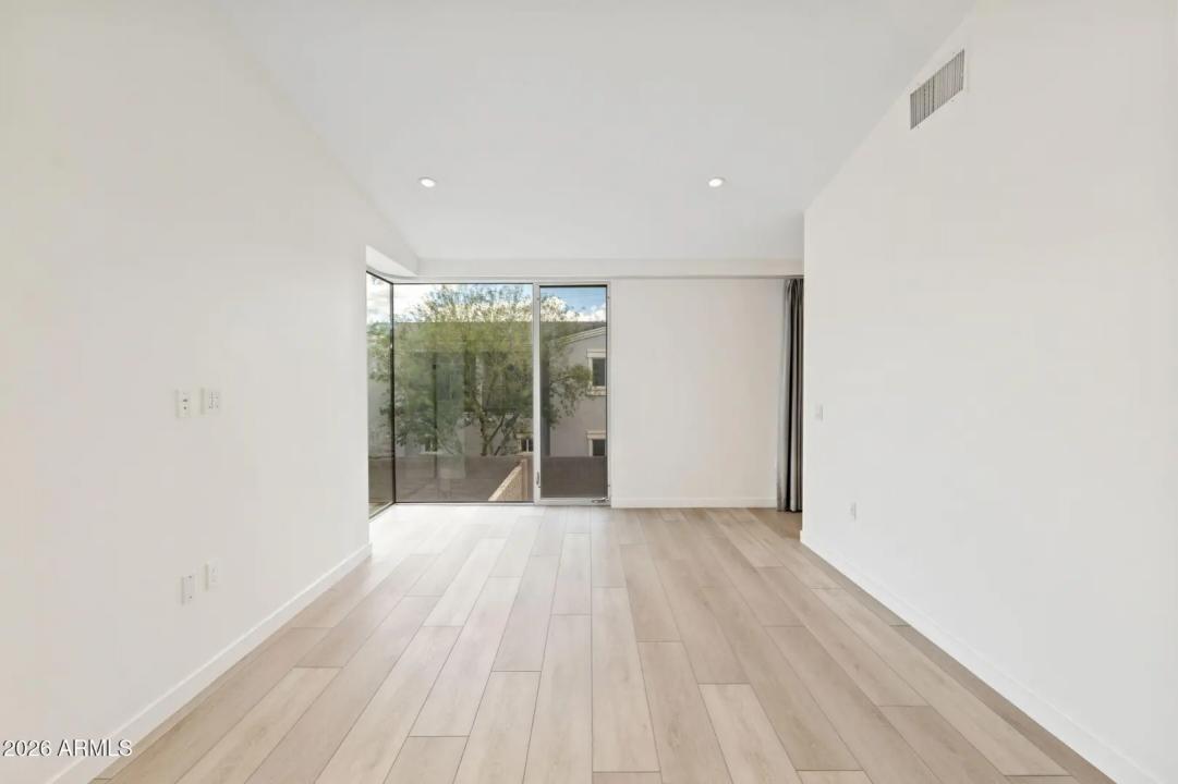 Real Estate Picture 17