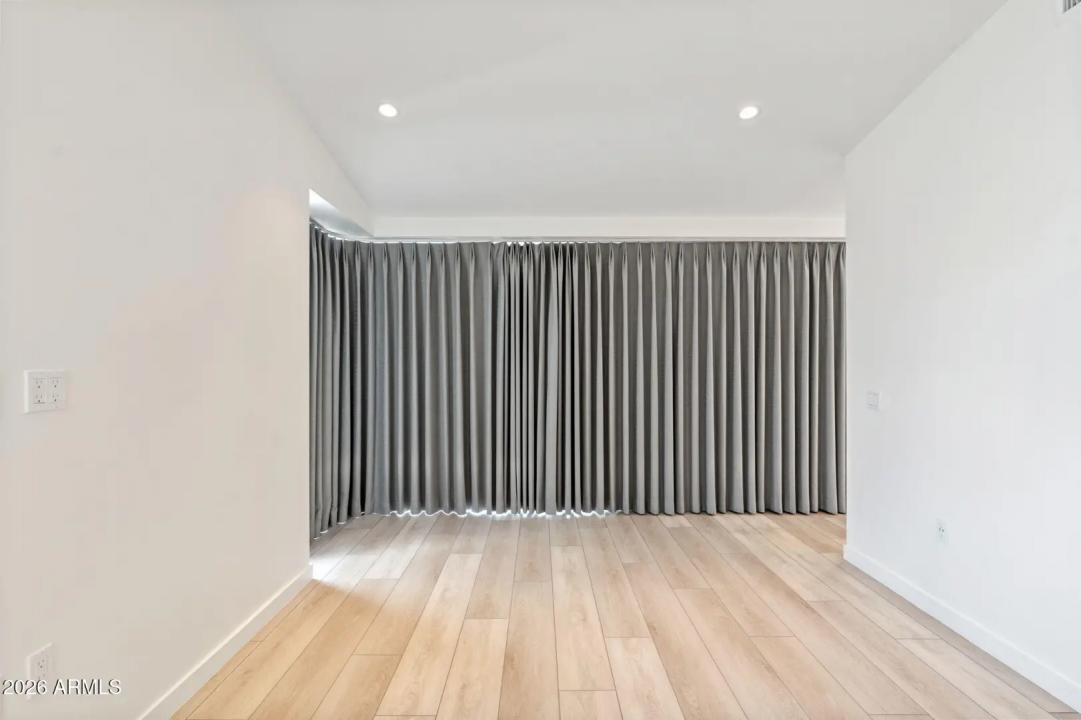 Real Estate Picture 20