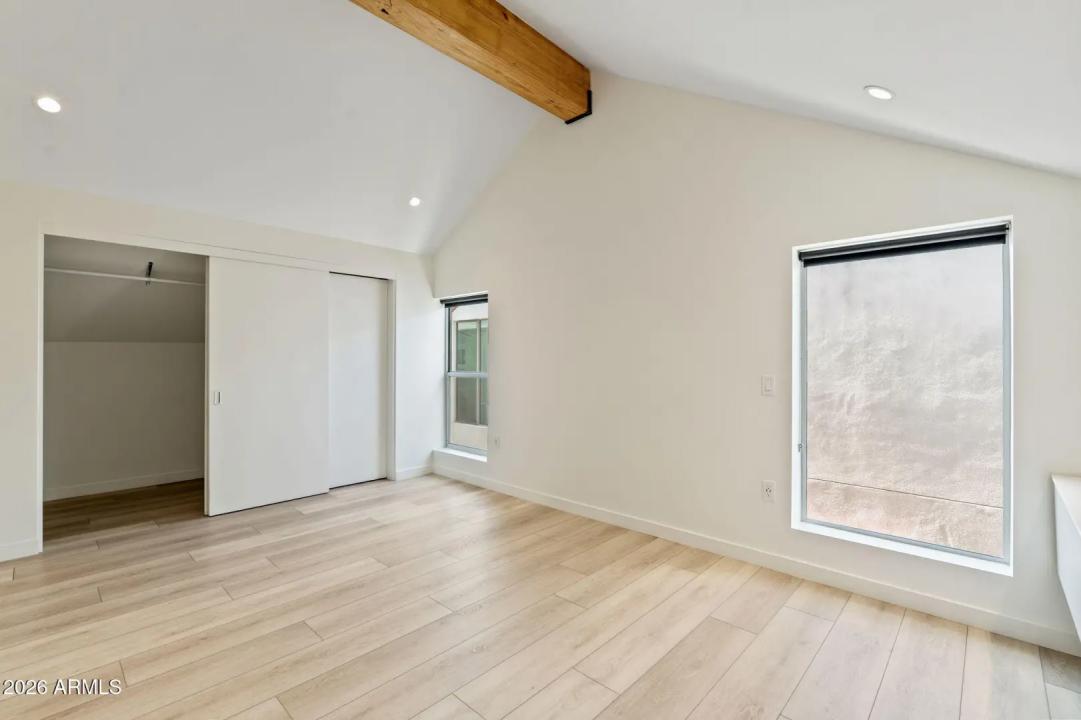 Real Estate Picture 4