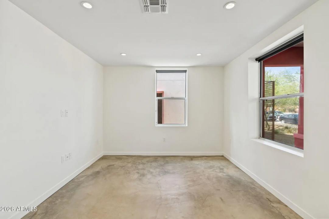 Real Estate Picture 11