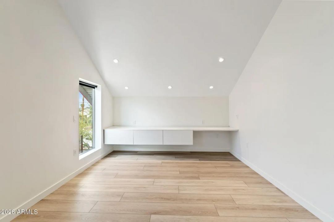 Real Estate Picture 26