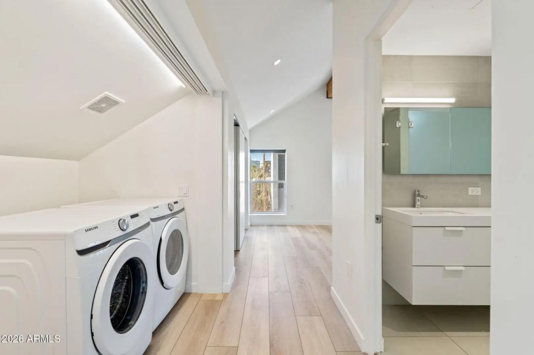 Real Estate Picture 23