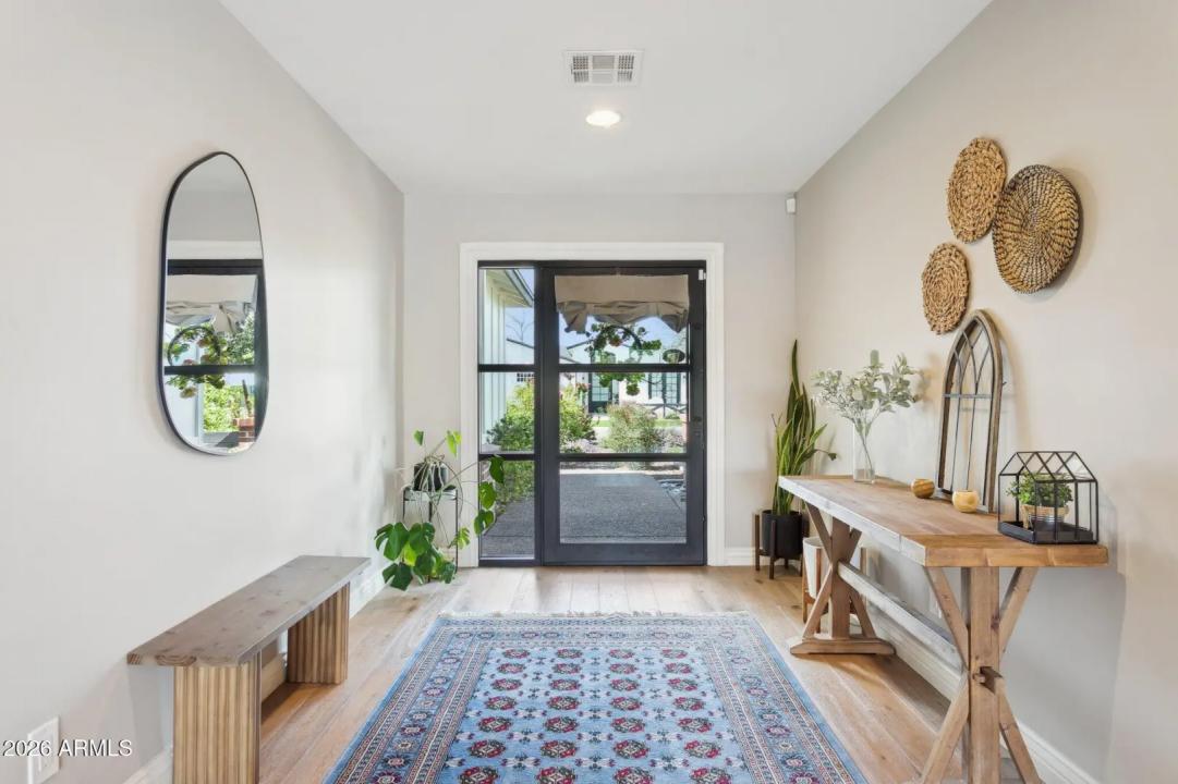 Real Estate Picture 3