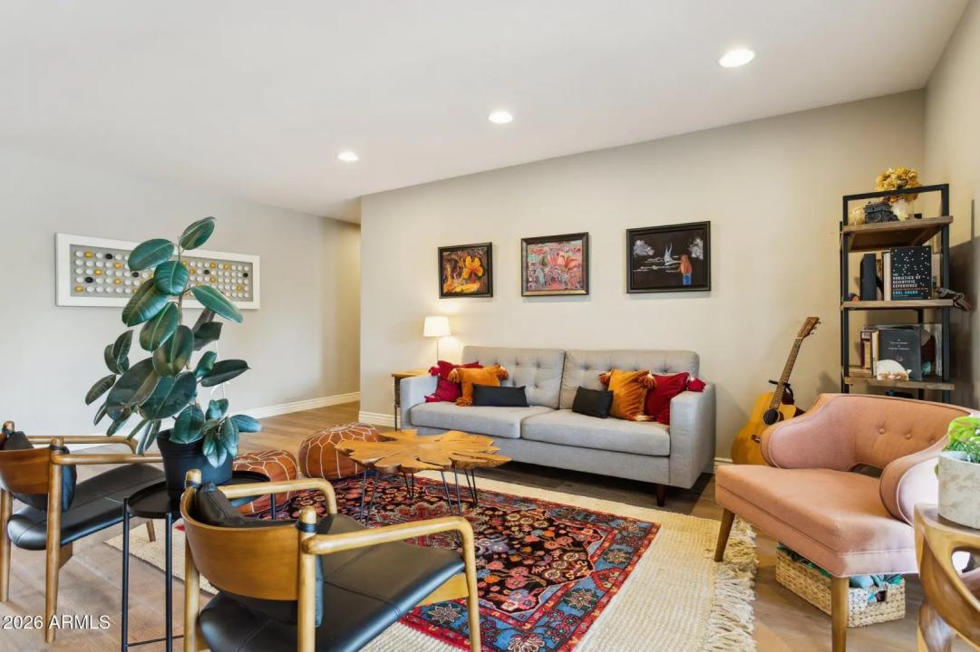 Real Estate Picture 5