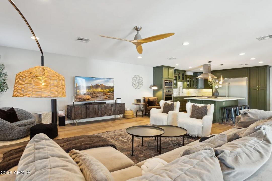 Real Estate Picture 10