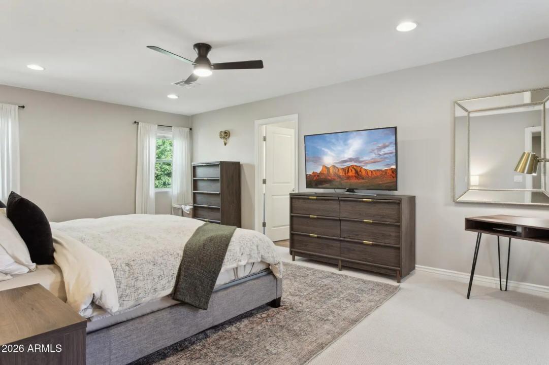 Real Estate Picture 12