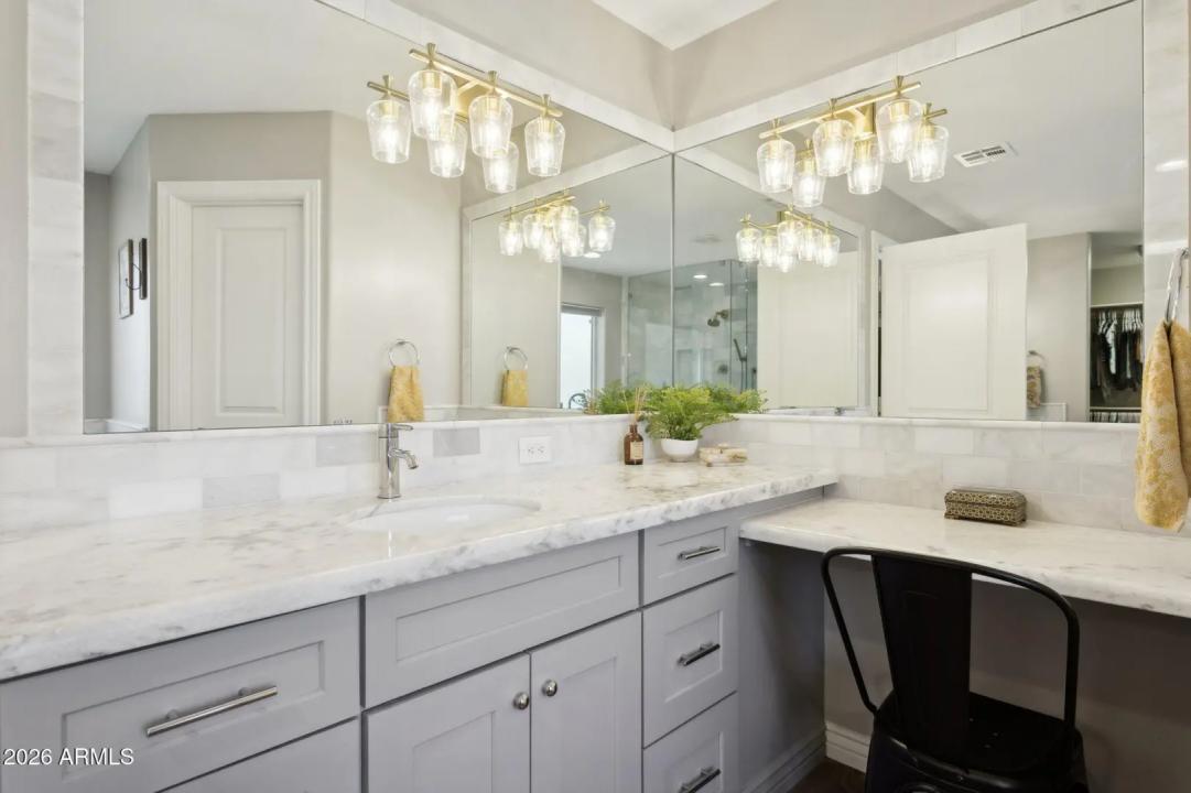 Real Estate Picture 15