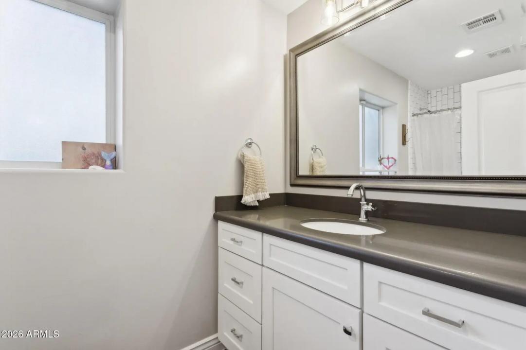 Real Estate Picture 19