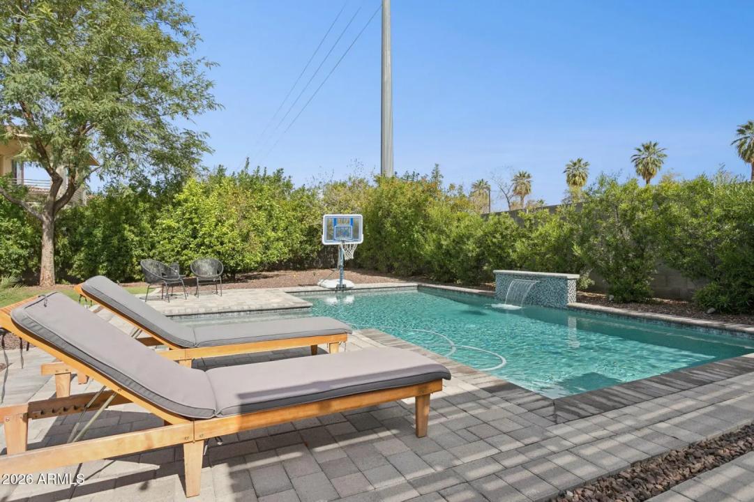 Real Estate Picture 32