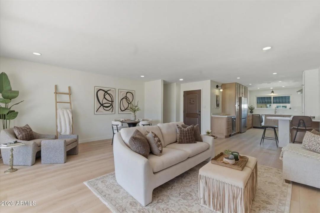 Real Estate Picture 8