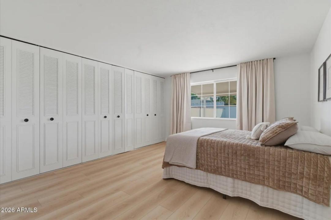 Real Estate Picture 14